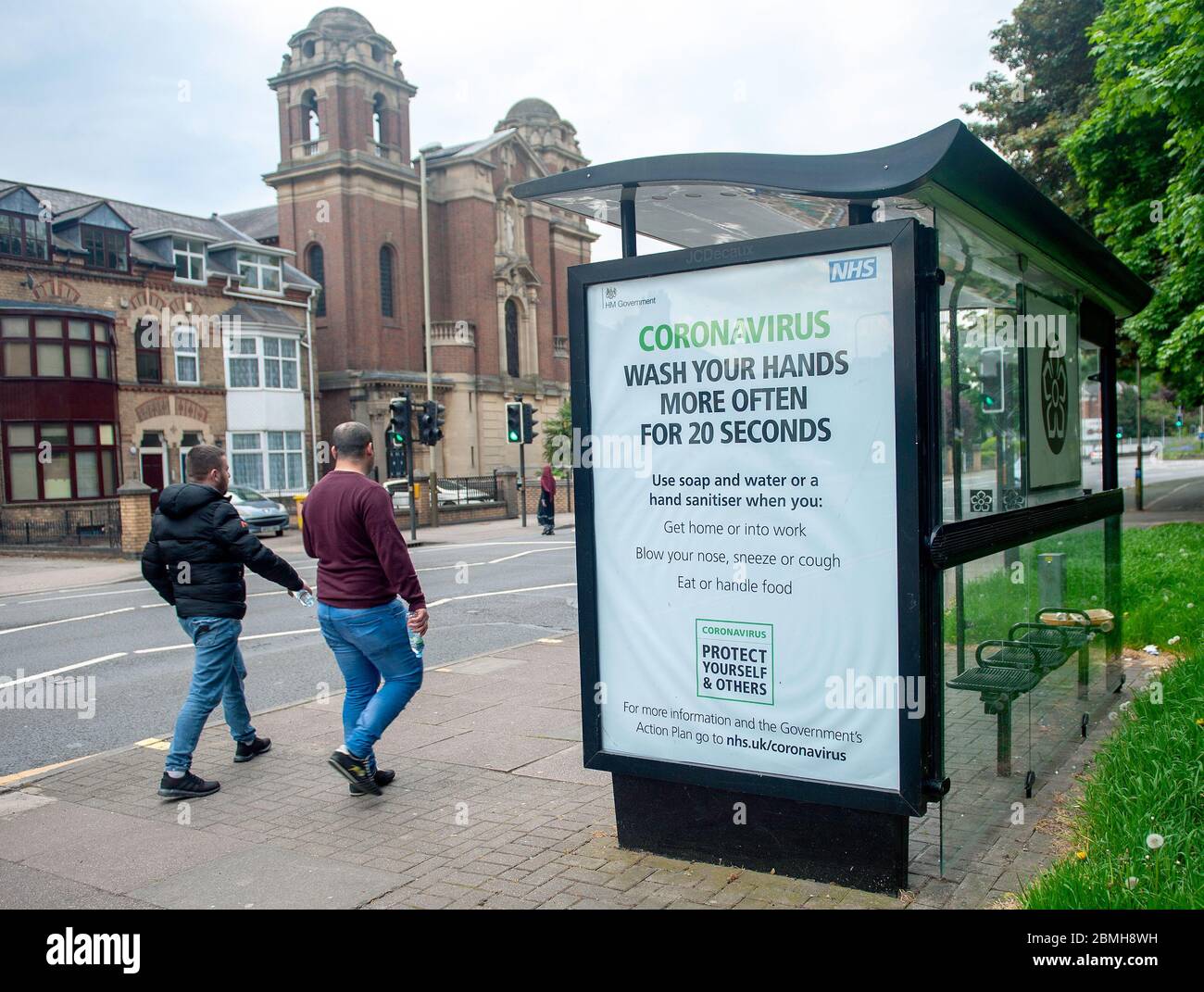 Vita quotidiana durante il blocco di Covid-19 del coronavirus: Consigli di NHS sul lavaggio delle mani Foto Stock