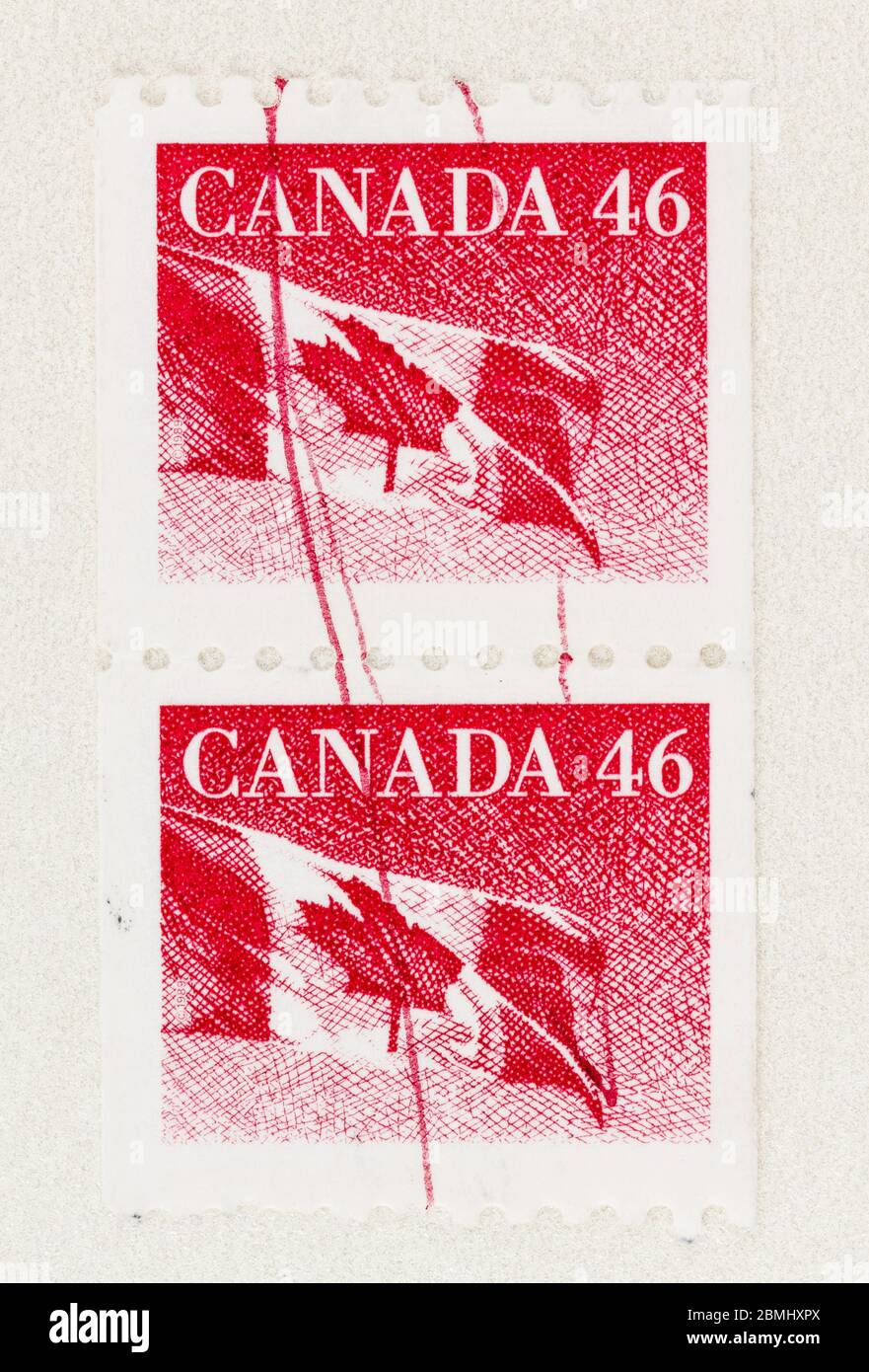 SEATTLE WASHINGTON - 8 maggio 2020: Primo piano inciso Canadian flag Coil Stamp Set, con cancellazione penna. Scott n. 1695 Foto Stock