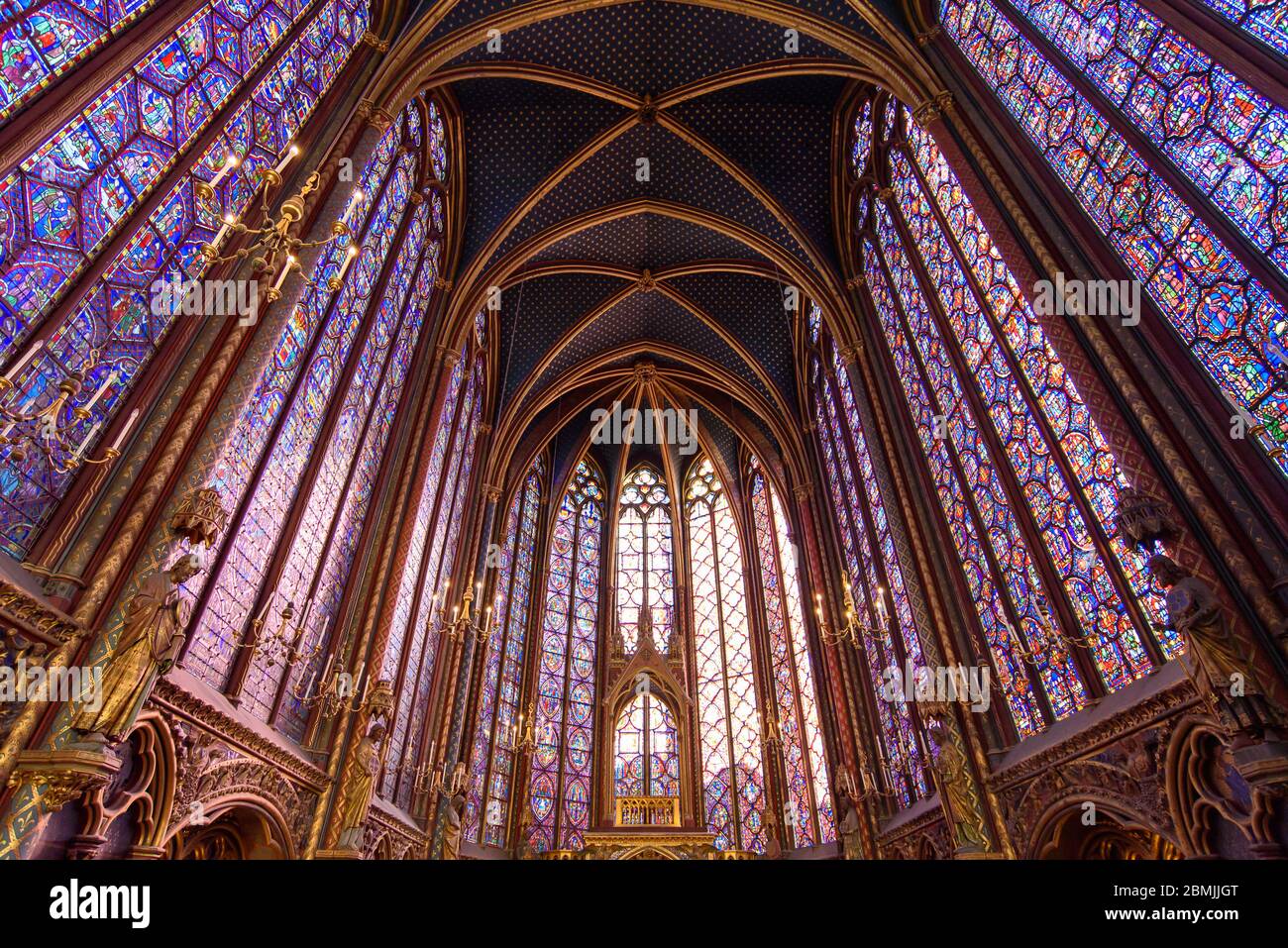 Vetrate della Cappella superiore di Sainte-Chapelle a Parigi, Francia Foto Stock