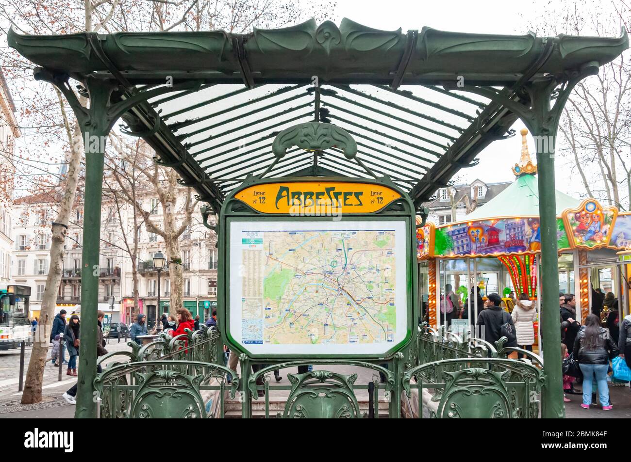 Parigi, Francia. 28 gennaio 2012. Una stazione della metropolitana a Parigi. Ingresso/uscita della metropolitana di Parigi. Foto Stock