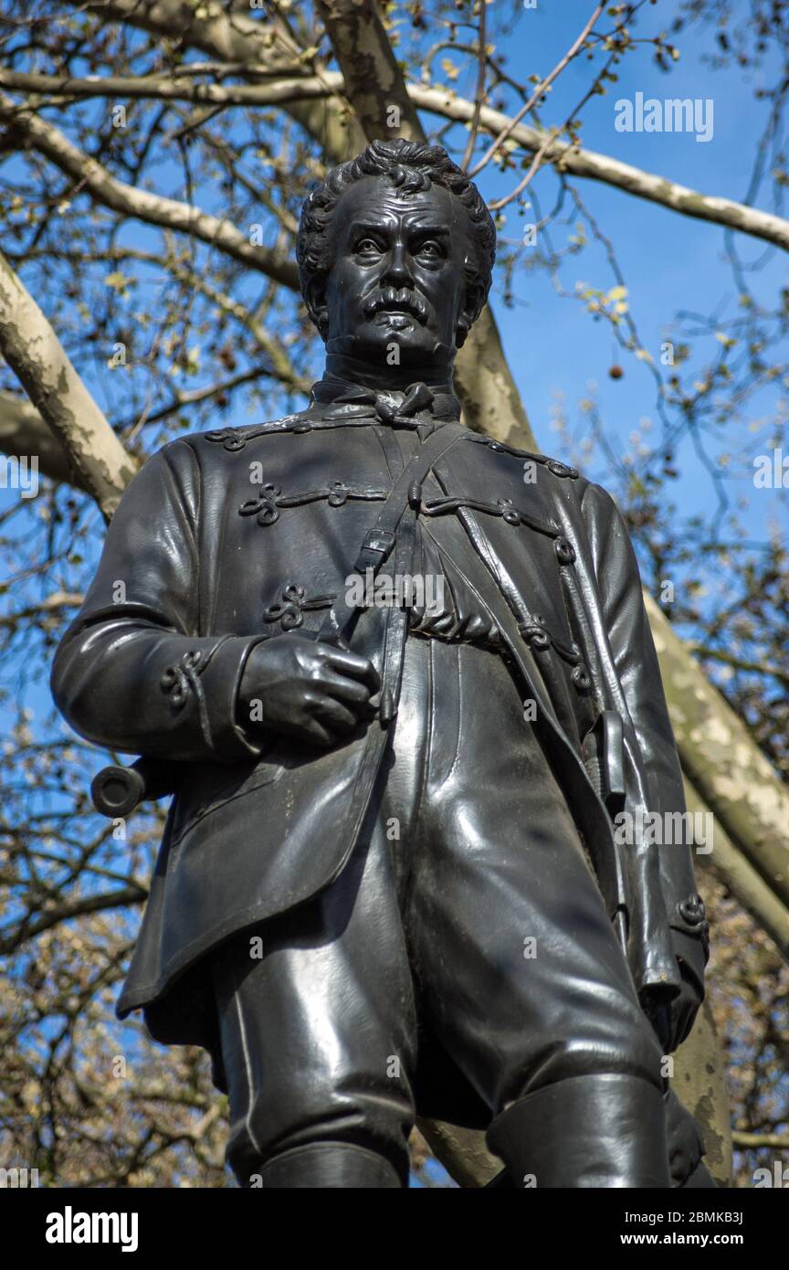 Statua dell'eroe militare britannico campo Marshall Lord Clyde, Colin Campbell, che comandò l'esercito durante la prima guerra di oppio e la guerra di Crimea. Foto Stock