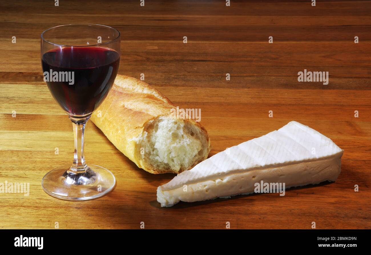 trinità francese : 'du pain du vin et du fromage' ! Foto Stock