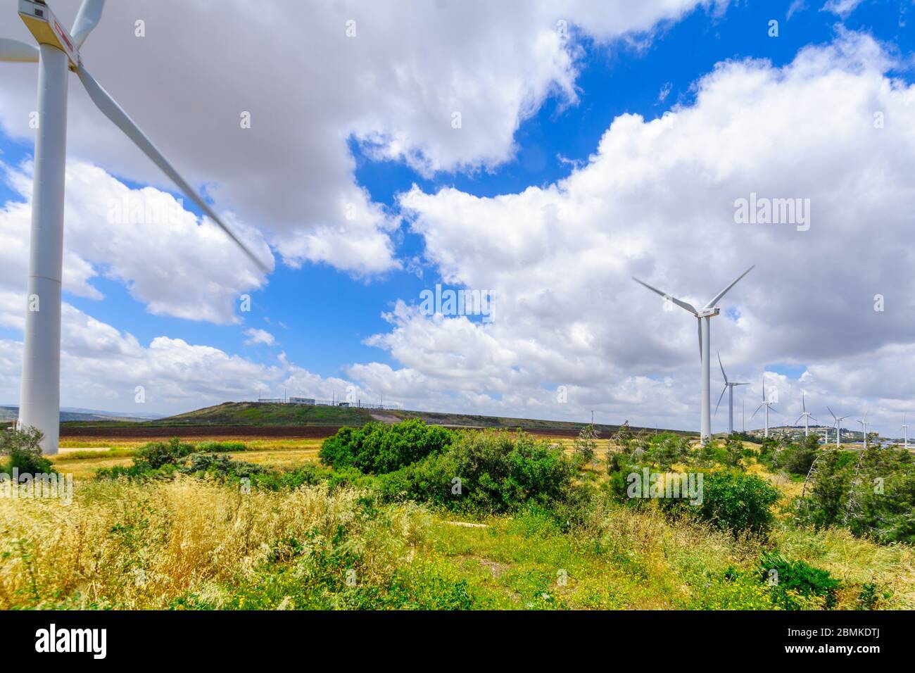 Maale Gilboa, Israele - 06 maggio 2020: Vista della fattoria di turbine eoliche di Maale Gilboa. Israele del Nord Foto Stock