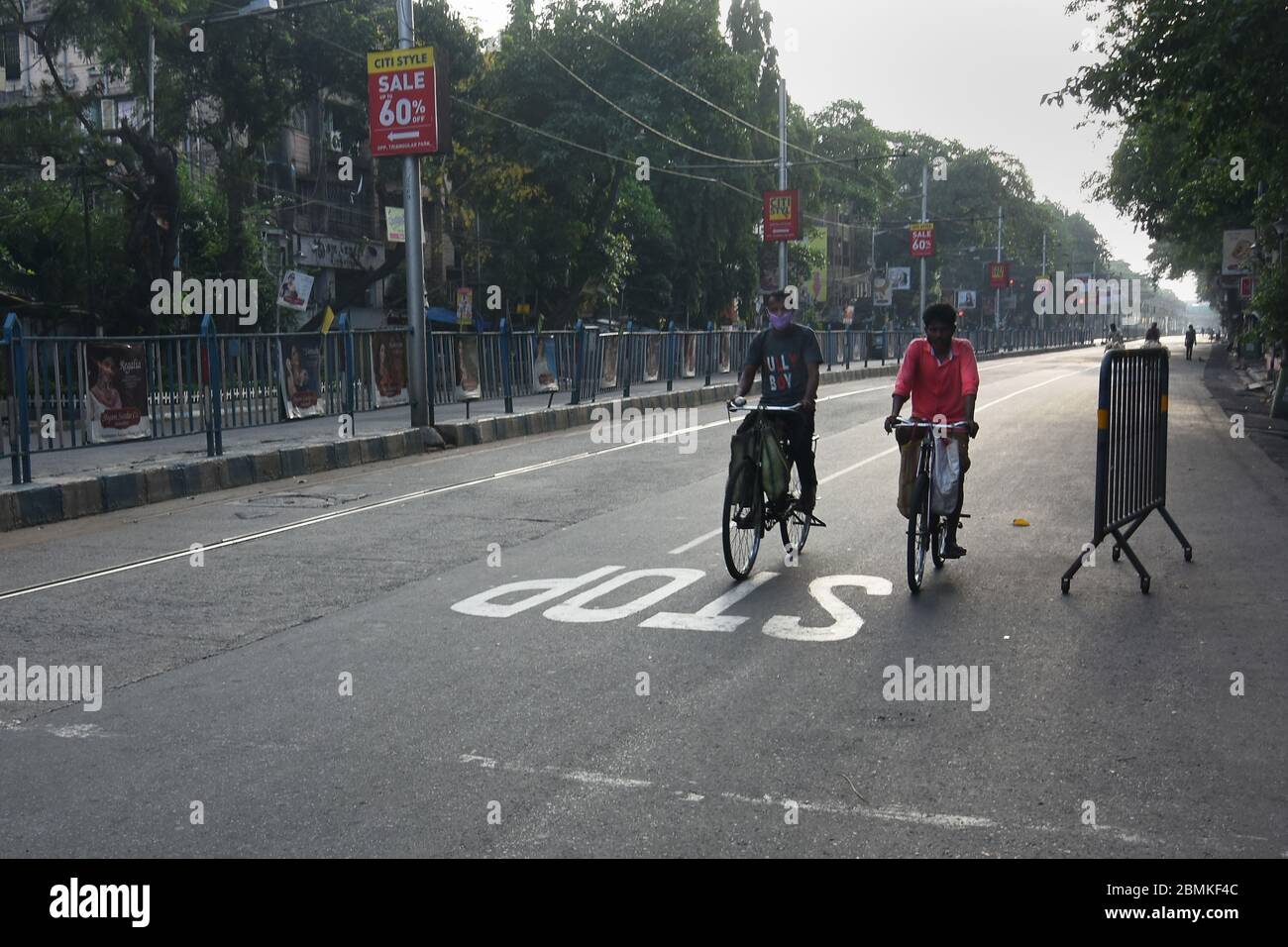 Vita quotidiana di Kolkata durante il blocco per combattere contro Corona Virus (Covid 19). Foto Stock