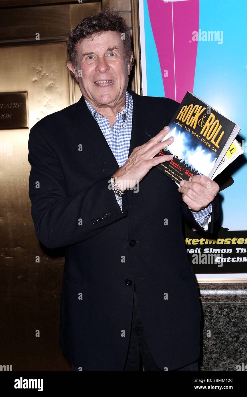 New York, NY, USA. 3 maggio 2011. Bruce 'Cousin Brucie' Morrow al 'Cousin Brucie' Morrow notte di apertura su 'Memphis' a Broadway al Teatro Shubert. Credito: Steve Mack/Alamy Foto Stock