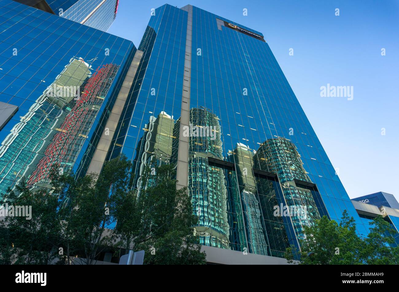 Sydney, Australia - 24 novembre 2016: Edifici grattacieli in vetro di Symantec e AON presso la zona commerciale di Barangaroo a Sydney Foto Stock