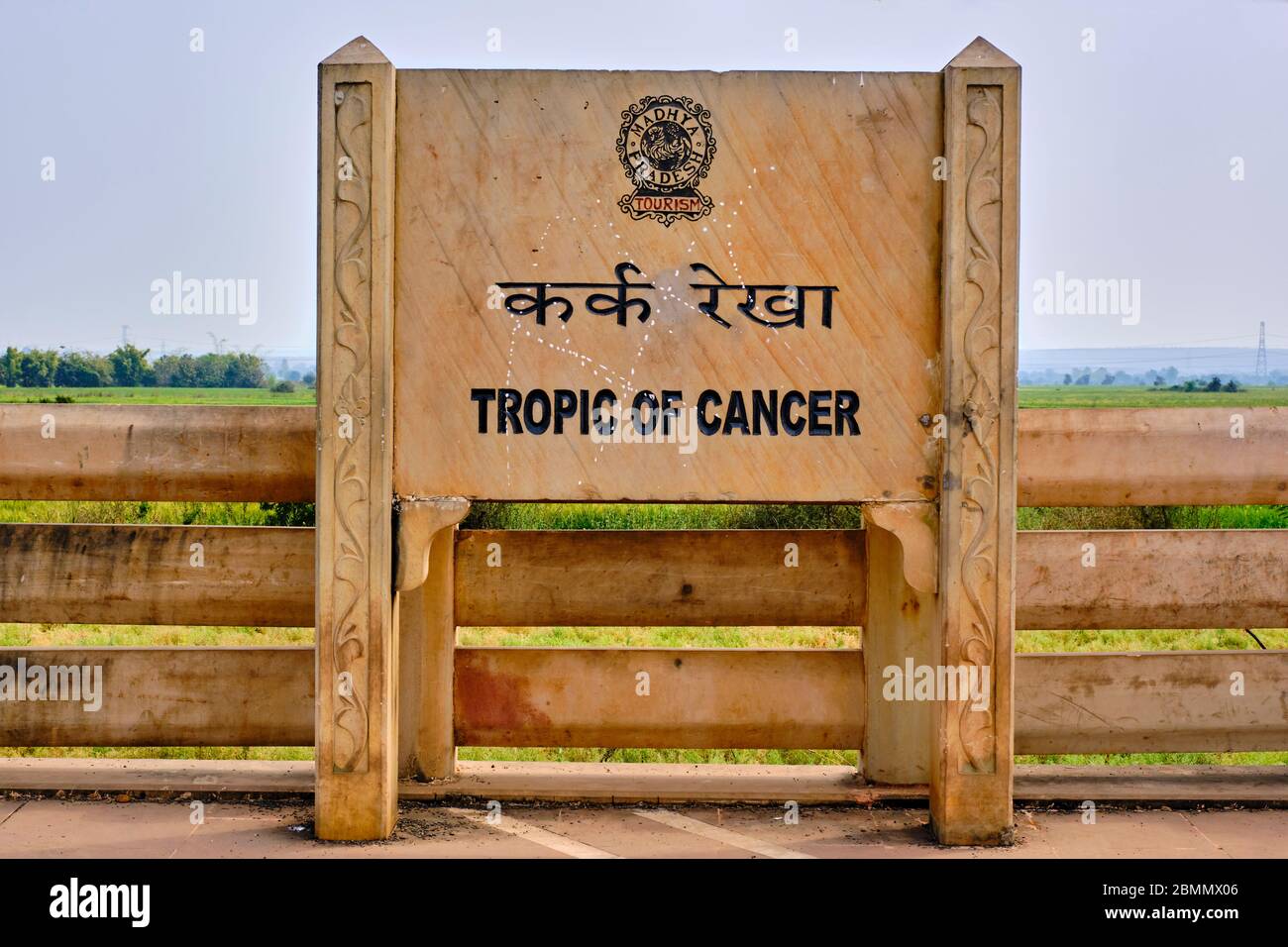 India, Stato di Madhya Pradesh, posizione del Tropic del cancro parallelo Foto Stock