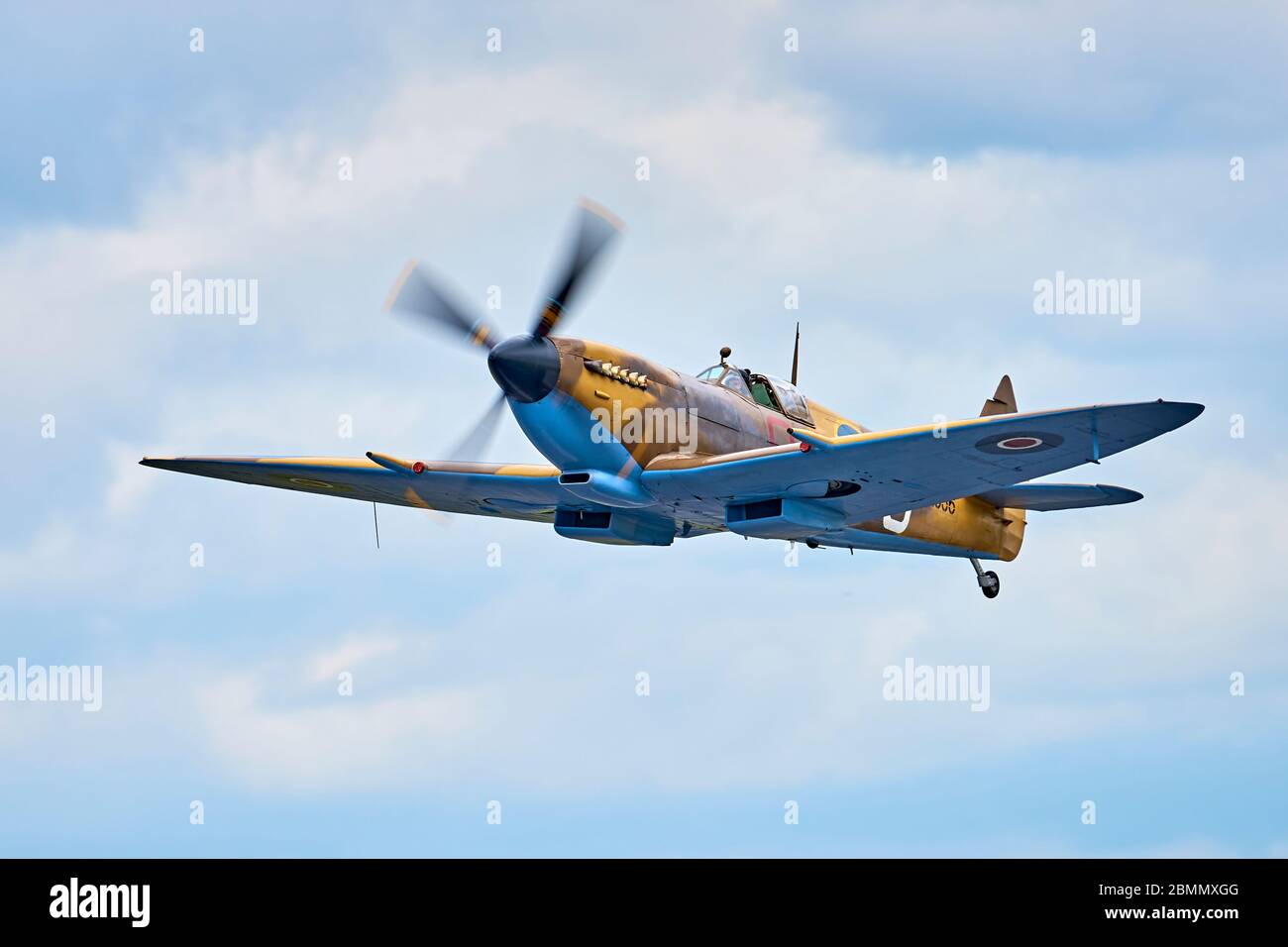 Supermarine Spitfire Mk LF IXe MK356 (Battaglia di Gran Bretagna Memorial Flight) in camuffamento deserto. Foto Stock