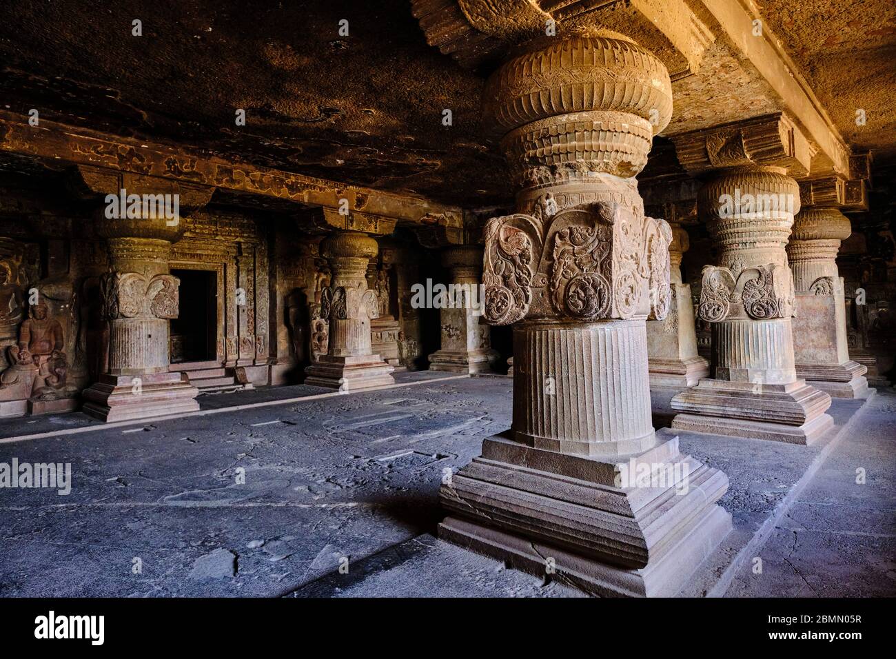 India, Maharashtra, Ellora grotta tempio, Patrimonio dell'Umanità dell'UNESCO, grotta N°32 Foto Stock