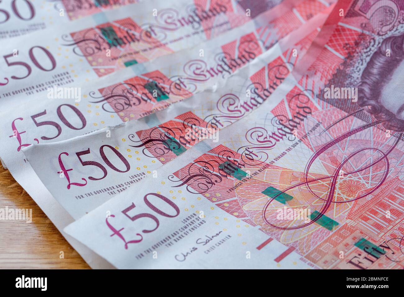 Immagine di primo piano di cinquanta banconote da libbra, 50 £valuta Foto Stock