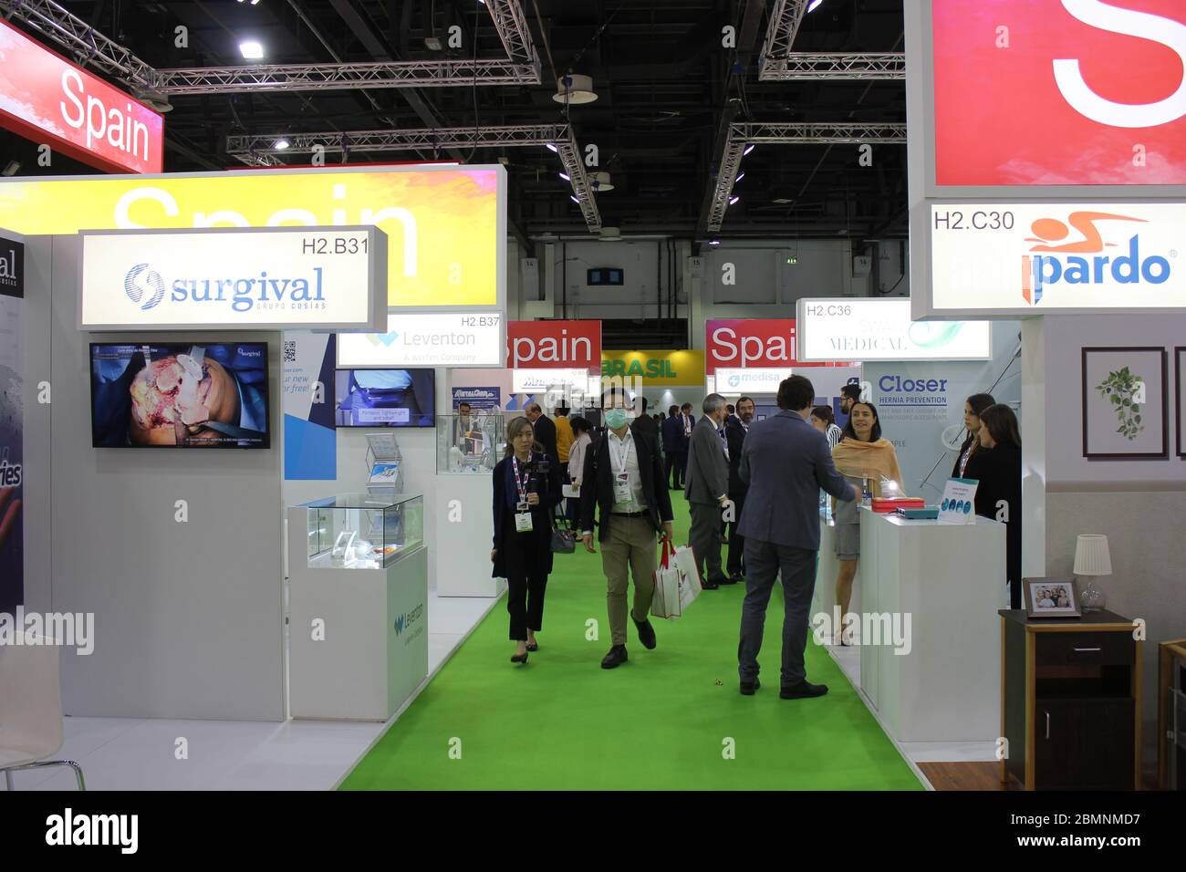 Scena alla fiera "Arab Health 2020" per l'industria sanitaria globale, con le ultime innovazioni di 4,250 espositori provenienti da 64 paesi. Foto Stock