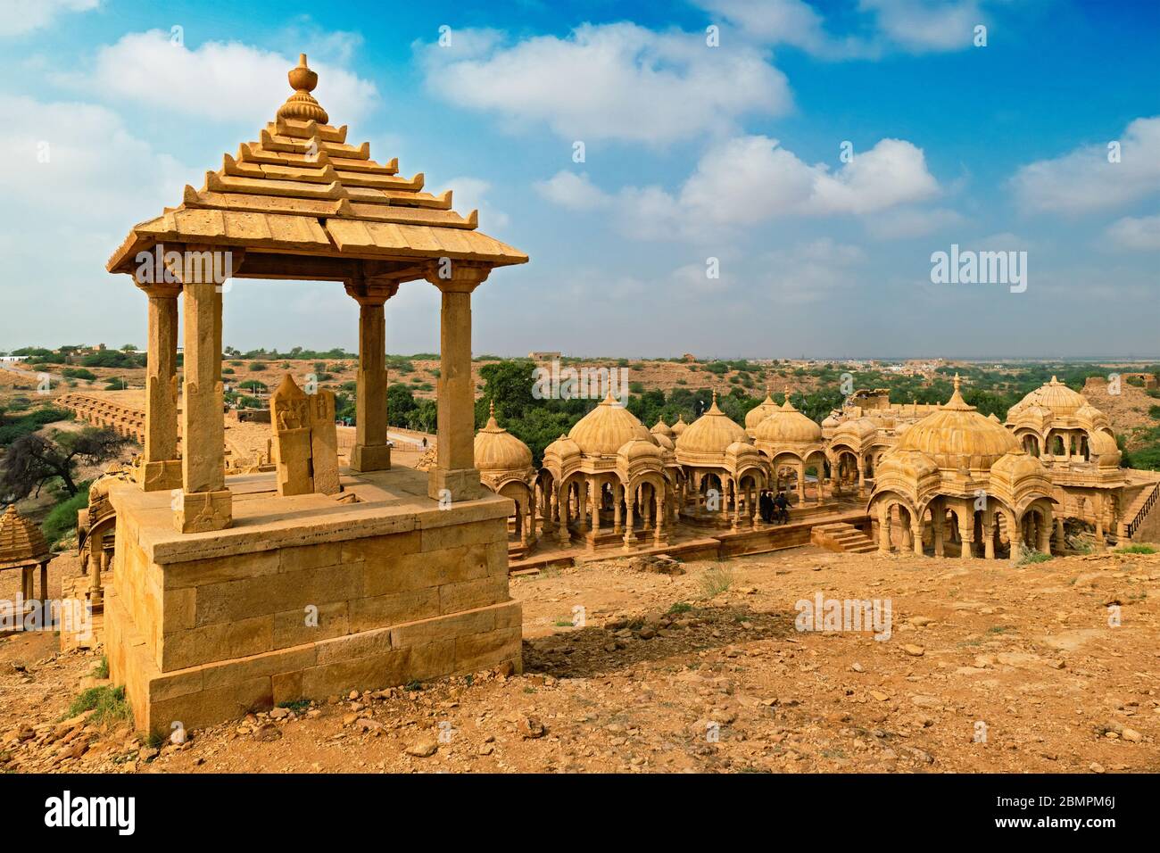 Bada Bagh cenotafs Mausoleo tomba indù . Jaisalmer, Rajasthan, India Foto Stock