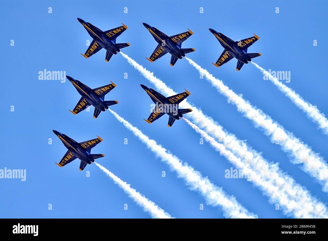 IL team Blue Angels DELLA US Navy è stato superato da Boca Raton Florida, il 2020 maggio 19, in omaggio ai soccorritori COVID-3 in prima linea Foto Stock