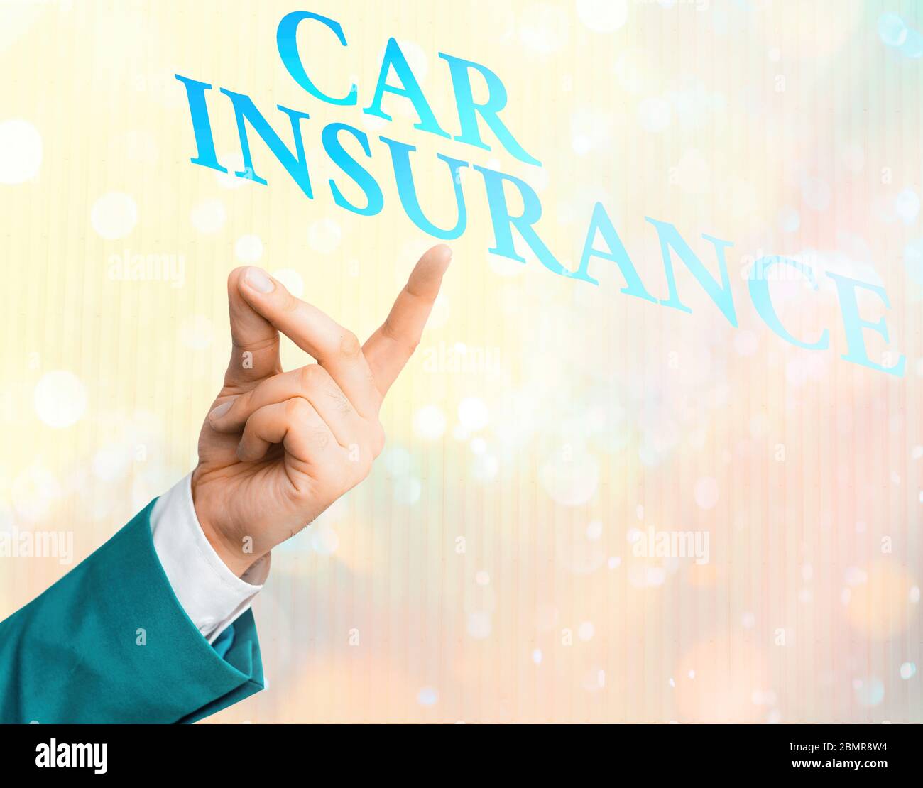 Nota scritta che mostra l'assicurazione auto. Concetto di business per la copertura degli incidenti Politica completa garanzia sui veicoli a motore Foto Stock