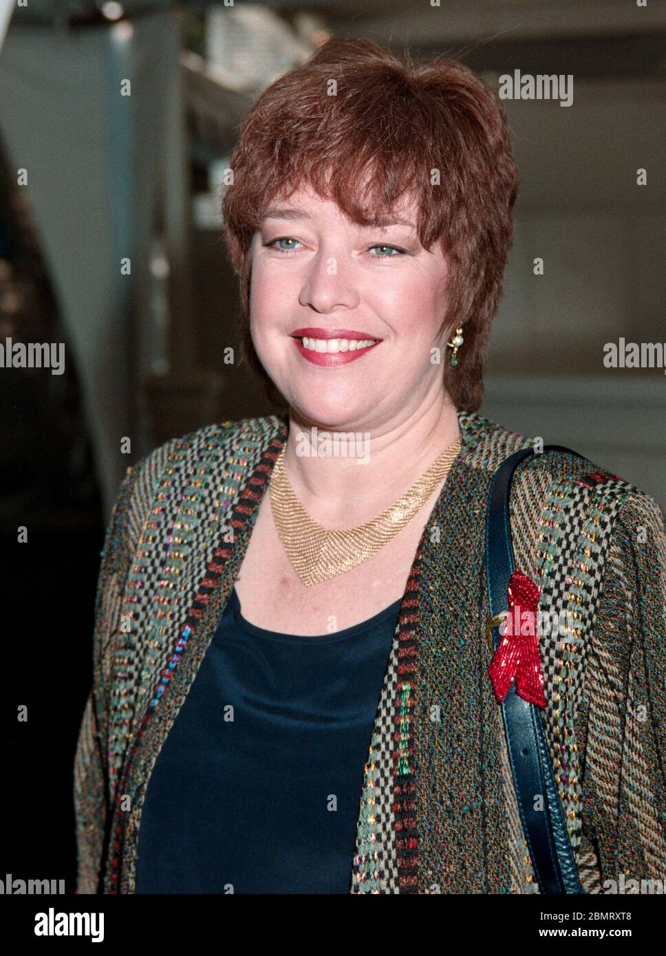 LOS ANGELES, CALIFORNIA. 21 marzo 1993: Attrice Kathy Bates al BAFTA Awards di Los Angeles. Foto file © Paul Smith/Featureflash Foto Stock