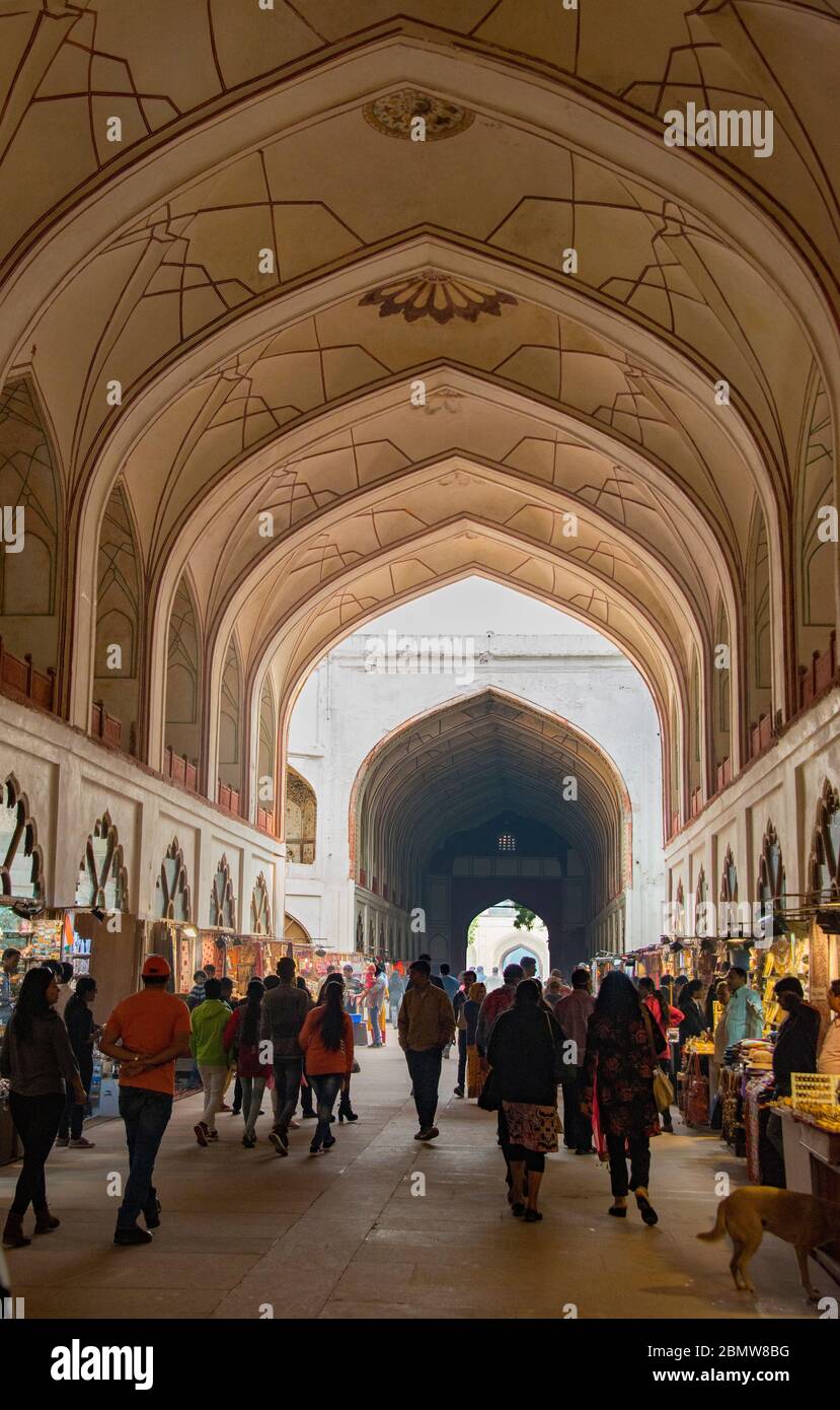 Bazar Chatta Chowk con soffitto a volta Forte Rosso Delhi India Foto Stock
