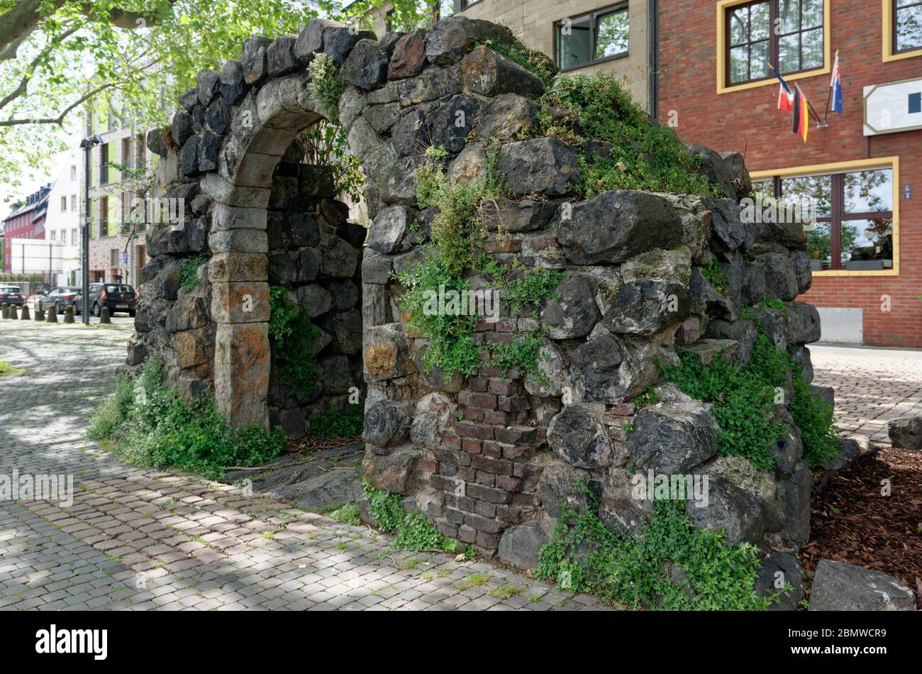Rheingassenpforte a Thurnmarkt, parte delle mura medievali di Colonia Foto Stock