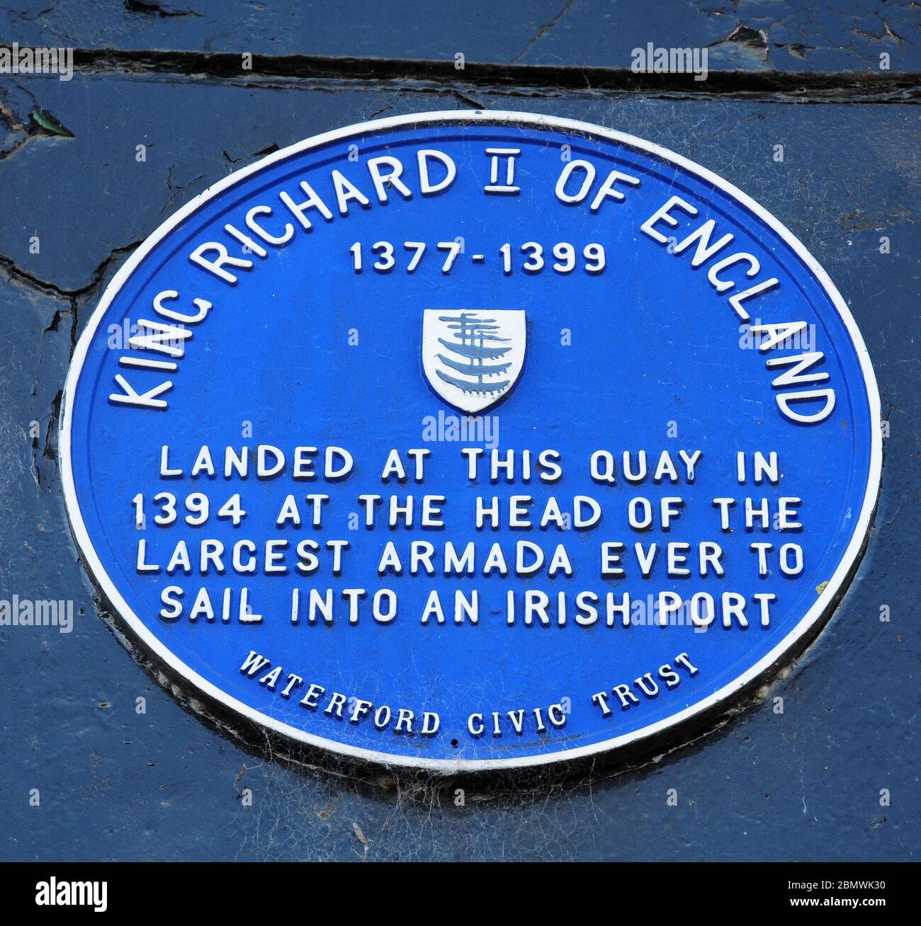 Placca blu che commemora l'atterraggio di Re Richard II a Waterford. Foto Stock