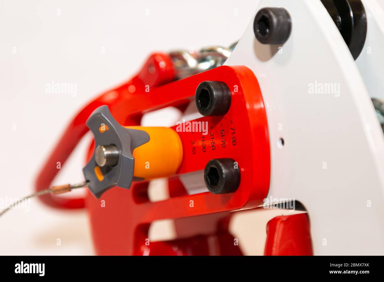 Frammento del meccanismo di bloccaggio di un morsetto di sollevamento industriale Foto Stock