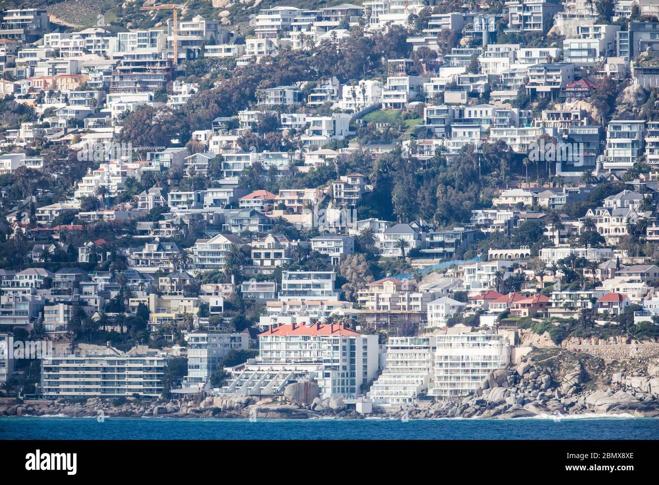 Vista panoramica di Città del Capo, provincia del Capo Occidentale, Sud Africa, una delle città più belle del mondo, da Table Bay, Oceano Atlantico. Foto Stock