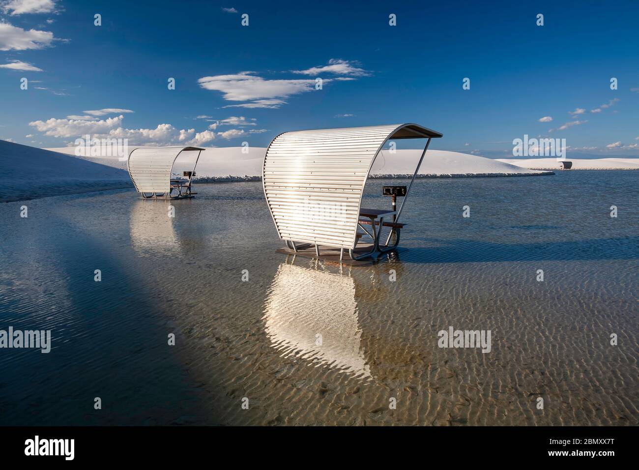 Rifugi in allagato area picnic, White Sands National Monument, Alamogordo, Nuovo Messico USA Foto Stock