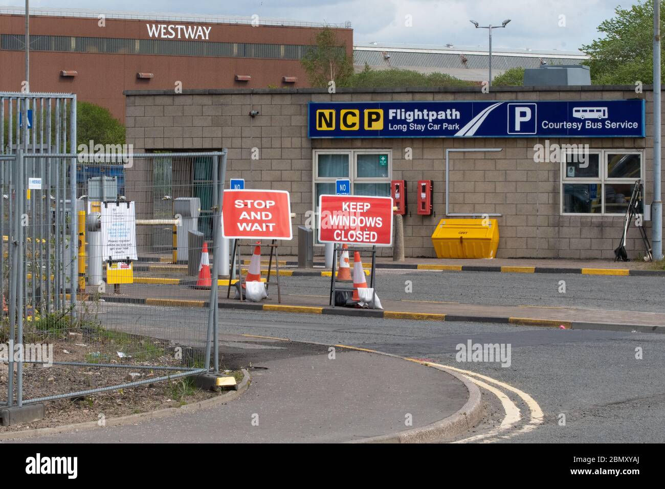 Centro di test Coronavirus presso il parcheggio NCP flightpath Long Stay, Glasgow aeroporto, Scozia, Regno Unito Foto Stock