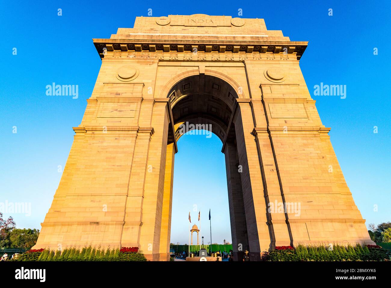 India Gate situato a Nuova Delhi, India - questo cancello è un monumento di guerra situato a cavallo del Rajpath. Il monumento turistico più famoso della capitale. Foto Stock