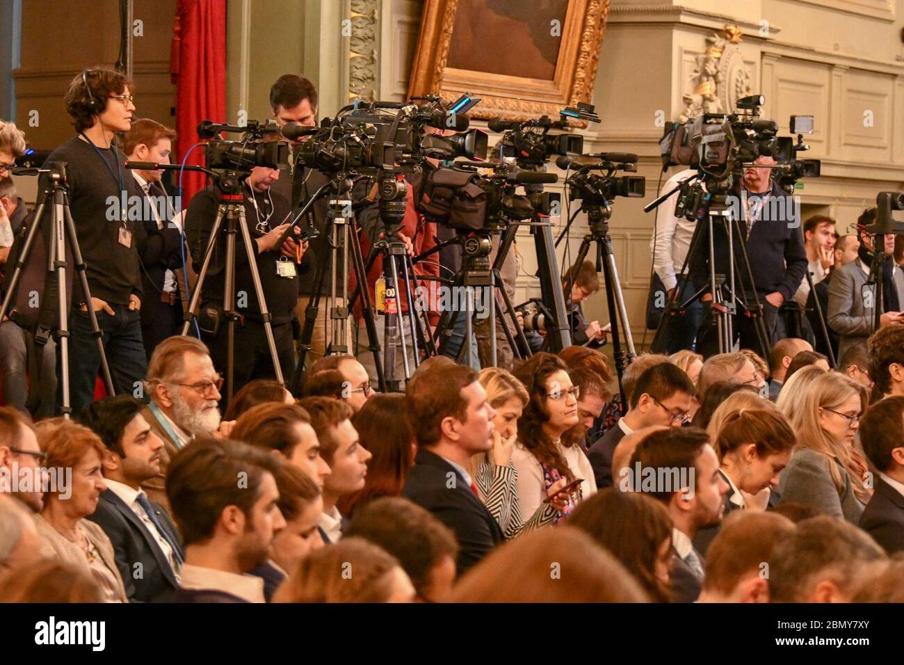 Il 4 dicembre 2018, il Segretario di Stato Mike Pompeo ha presentato osservazioni presso il Fondo Marshall tedesco a Bruxelles, in Belgio, discutendo la politica estera degli Stati Uniti e la cooperazione internazionale con i partner europei. Foto Stock