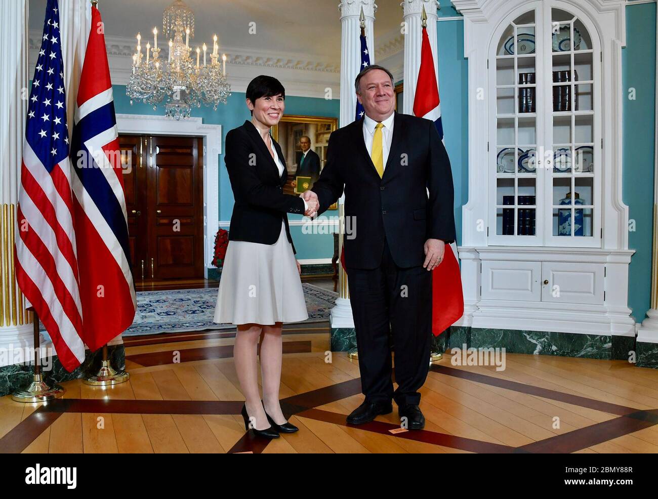 Il 19 dicembre 2018, il Segretario di Stato Michael R. Pompeo ha incontrato il ministro degli Esteri norvegese Ine Marie Eriksen Soreide presso il Dipartimento di Stato degli Stati Uniti a Washington, D.C., per discutere le relazioni tra Stati Uniti e Norvegia. Foto Stock