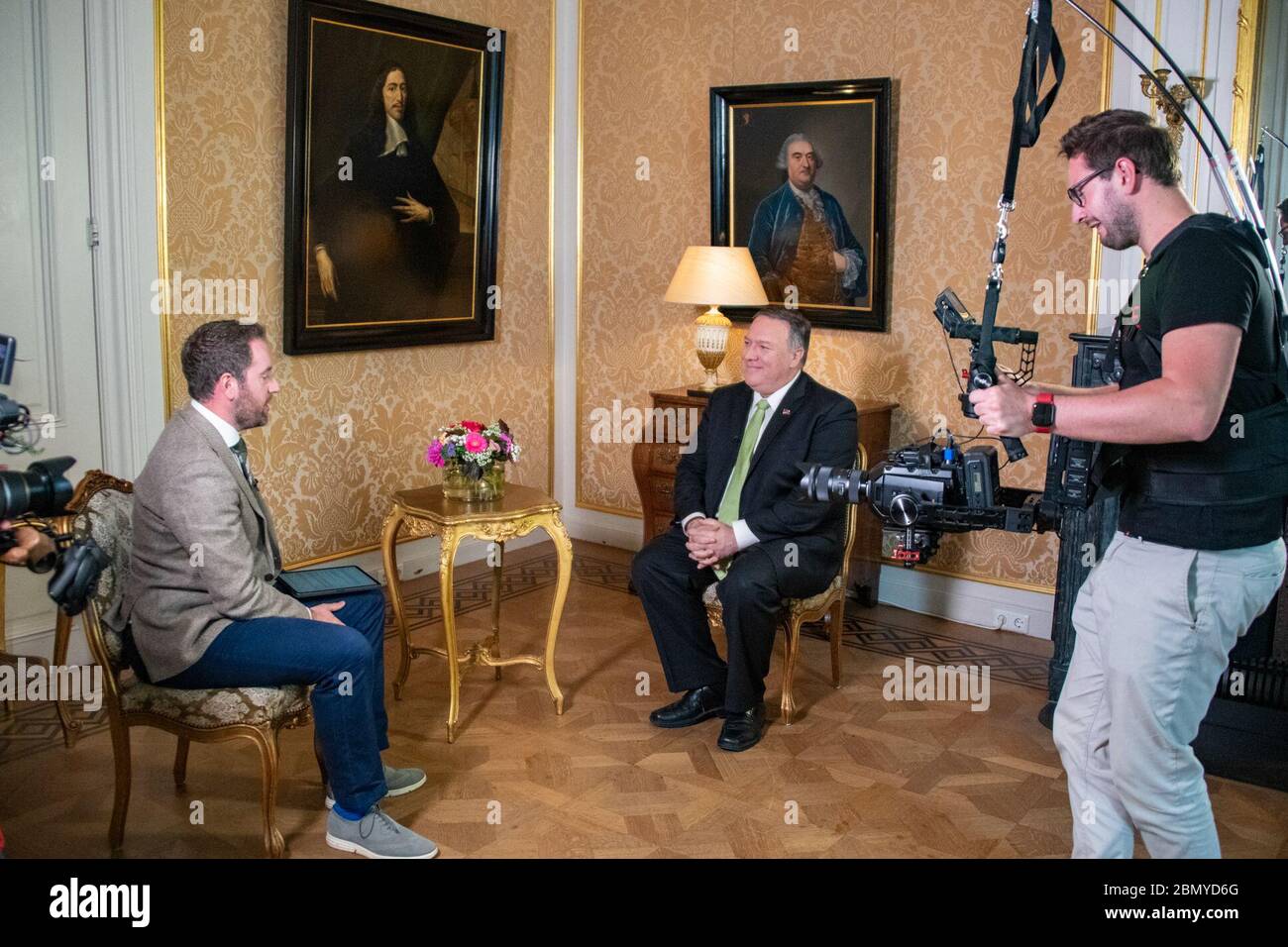 Il 3 giugno 2019, il Segretario di Stato degli Stati Uniti Michael R. Pompeo ha condotto interviste ai media a l'Aia, nei Paesi Bassi, discutendo della politica estera degli Stati Uniti e delle relazioni internazionali. Foto Stock