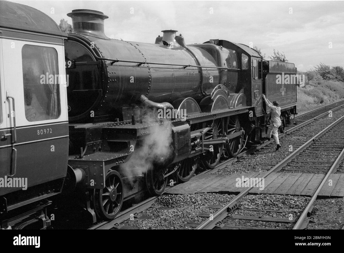 7029 'Clun Castle' alla stazione di Henley-in-Arden, Warwickshire, Regno Unito. 9 giugno 1985 Foto Stock