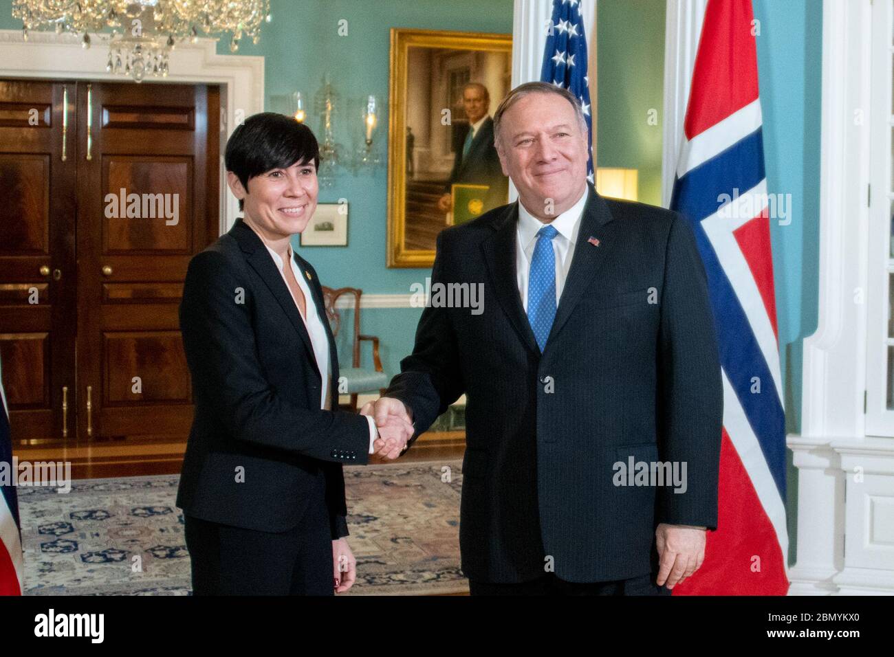 Il 12 novembre 2019, il Segretario di Stato degli Stati Uniti Michael Pompeo ha incontrato il ministro degli Esteri norvegese Ine Marie Eriksen Søreide presso il Dipartimento di Stato degli Stati Uniti a Washington, D.C. hanno discusso le relazioni bilaterali e la cooperazione sulle questioni di sicurezza globale. Foto Stock