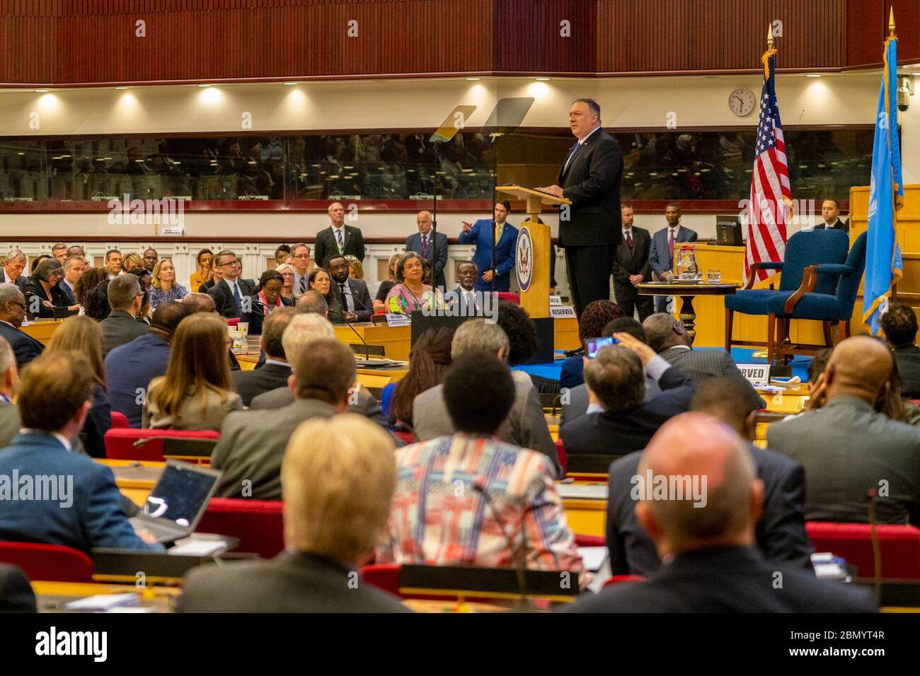 Il Segretario di Stato Mike Pompeo tiene un discorso sulla promozione dell'imprenditorialità in Africa, incentrato sulla crescita economica e sulle opportunità per gli imprenditori ad Addis Abeba, Etiopia, il 19 febbraio 2020. Foto Stock