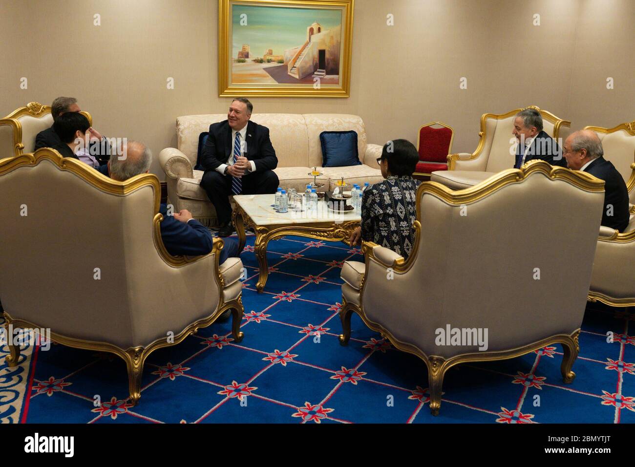 Il 29 febbraio 2020, il Segretario di Stato degli Stati Uniti Michael Pompeo ha incontrato i partner della coalizione a Doha, in Qatar. La riunione si è concentrata sul rafforzamento della cooperazione internazionale sulle questioni di sicurezza regionale e sulla lotta al terrorismo. Foto Stock
