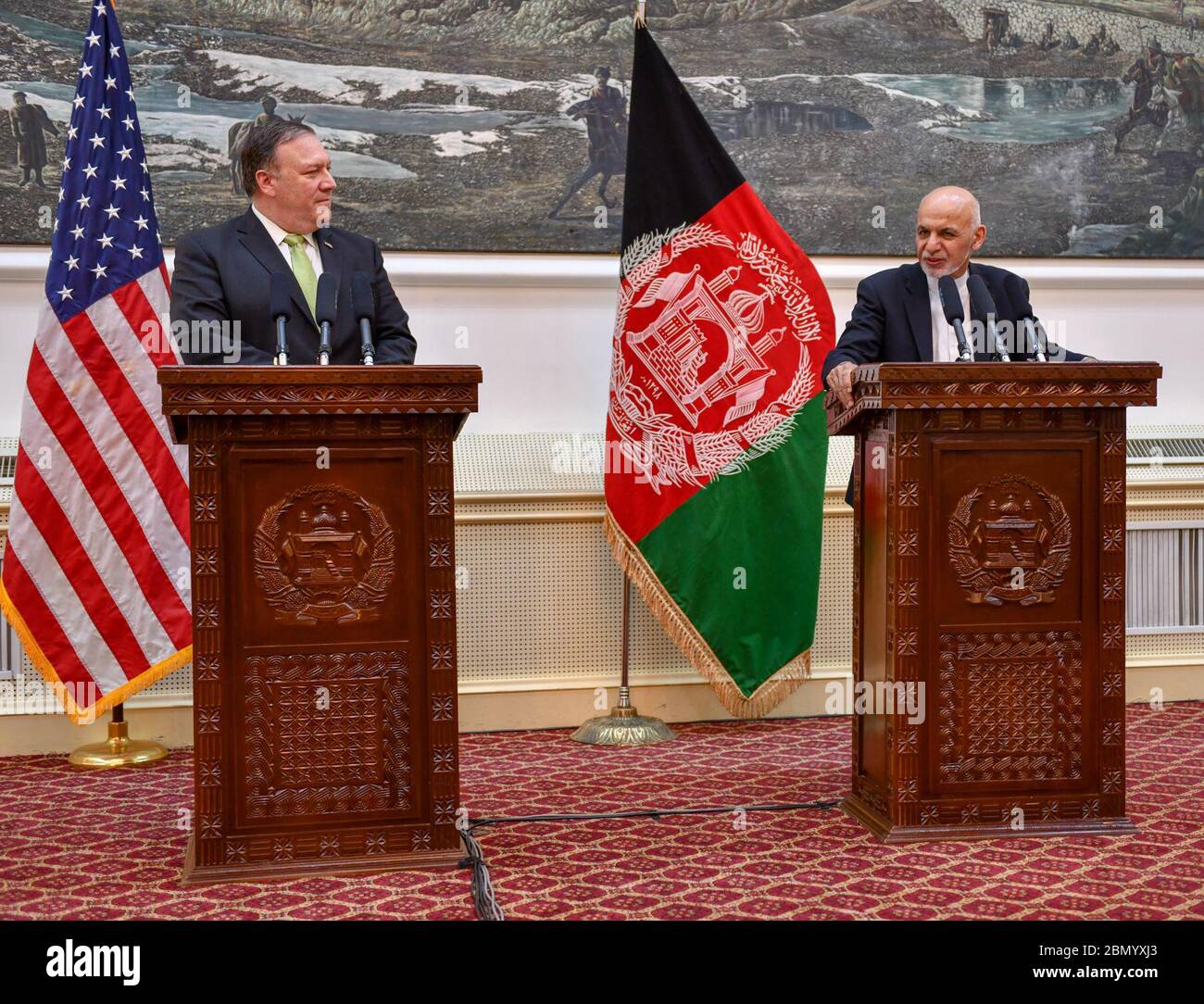 Il 9 luglio 2018, il Segretario di Stato degli Stati Uniti Michael R. Pompeo ha partecipato a una conferenza stampa con il presidente dell'Afghanistan Ashraf Ghani a Kabul, discutendo le relazioni bilaterali e la cooperazione. Foto Stock