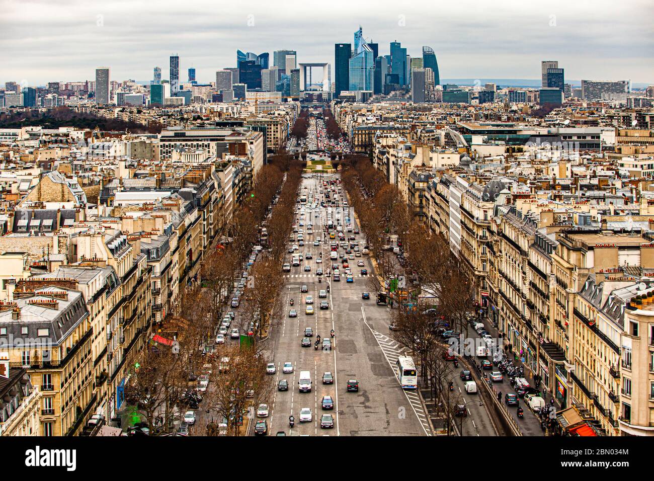 Paesaggio urbano di Parigi visto dalla cima dell'Arco di Trionfo dell'Étoile Foto Stock