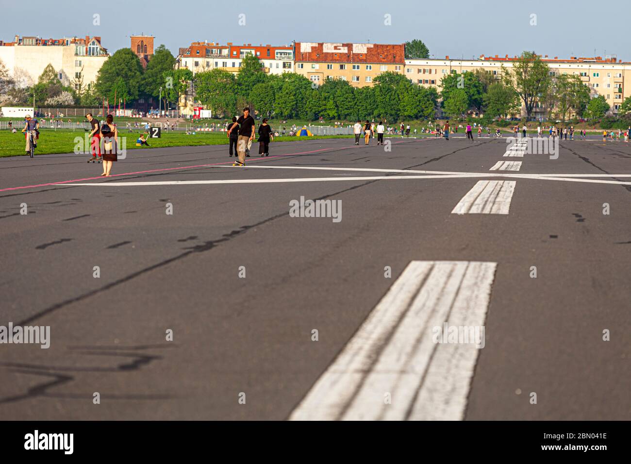 L'aeroporto di Tempelhof è stato ridedicated per le attività ricreative pubbliche Foto Stock