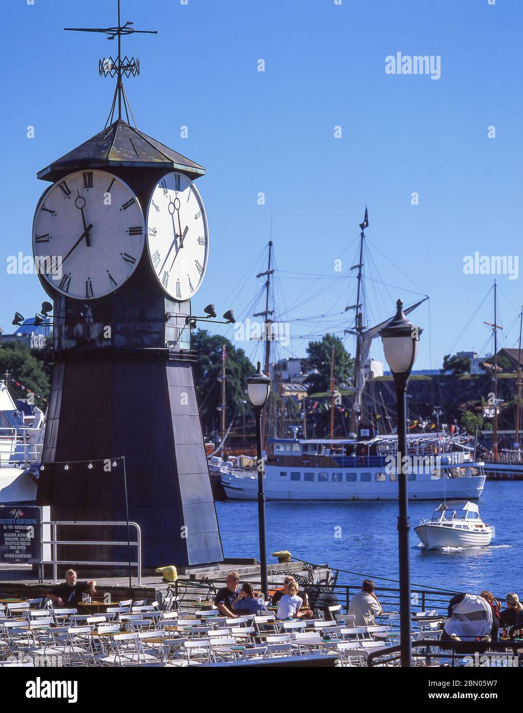 Vista sul porto, Aker Byrgge, Centrum, Oslo, Regno di Norvegia Foto Stock