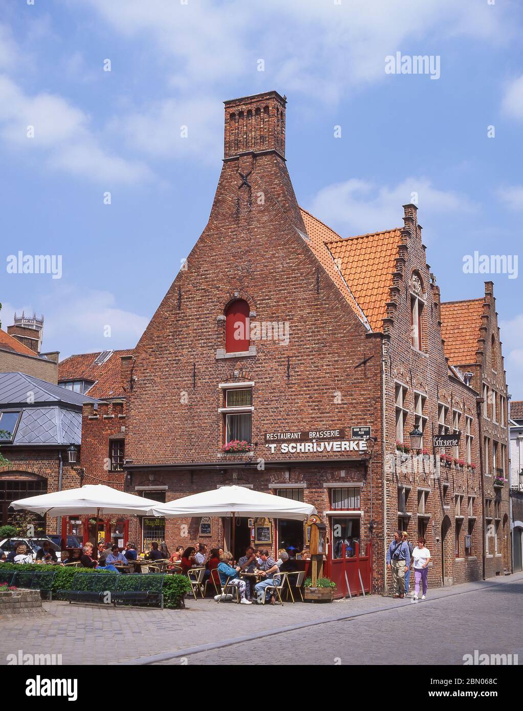 Ristorante all'aperto, Guido Gezelleplein, Bruges (Brugge), provincia delle Fiandre Occidentali, Regno del Belgio Foto Stock