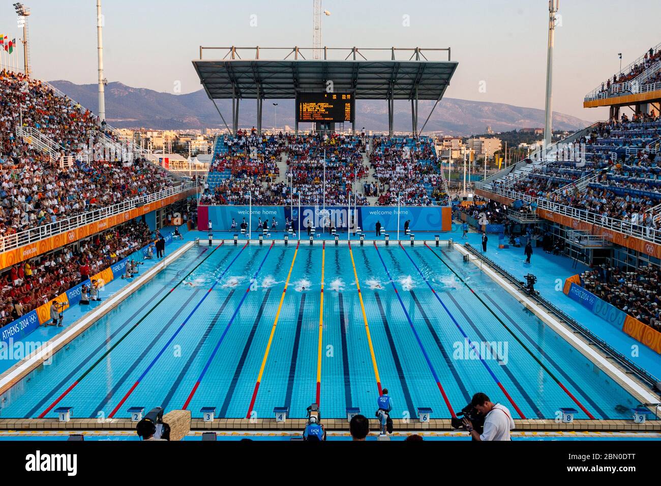 Piscina al Centro Acquatico Olimpico di Atene ai Giochi Olimpici estivi 2004 di Atene. Foto Stock