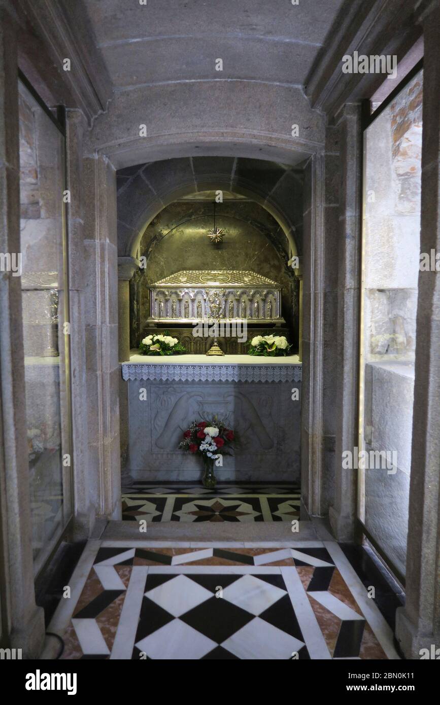 Scatola d'argento contenente i resti dell'apostolo Giacomo nella Cattedrale di Santiago de Compostela, Galizia, Spagna, Europa Foto Stock