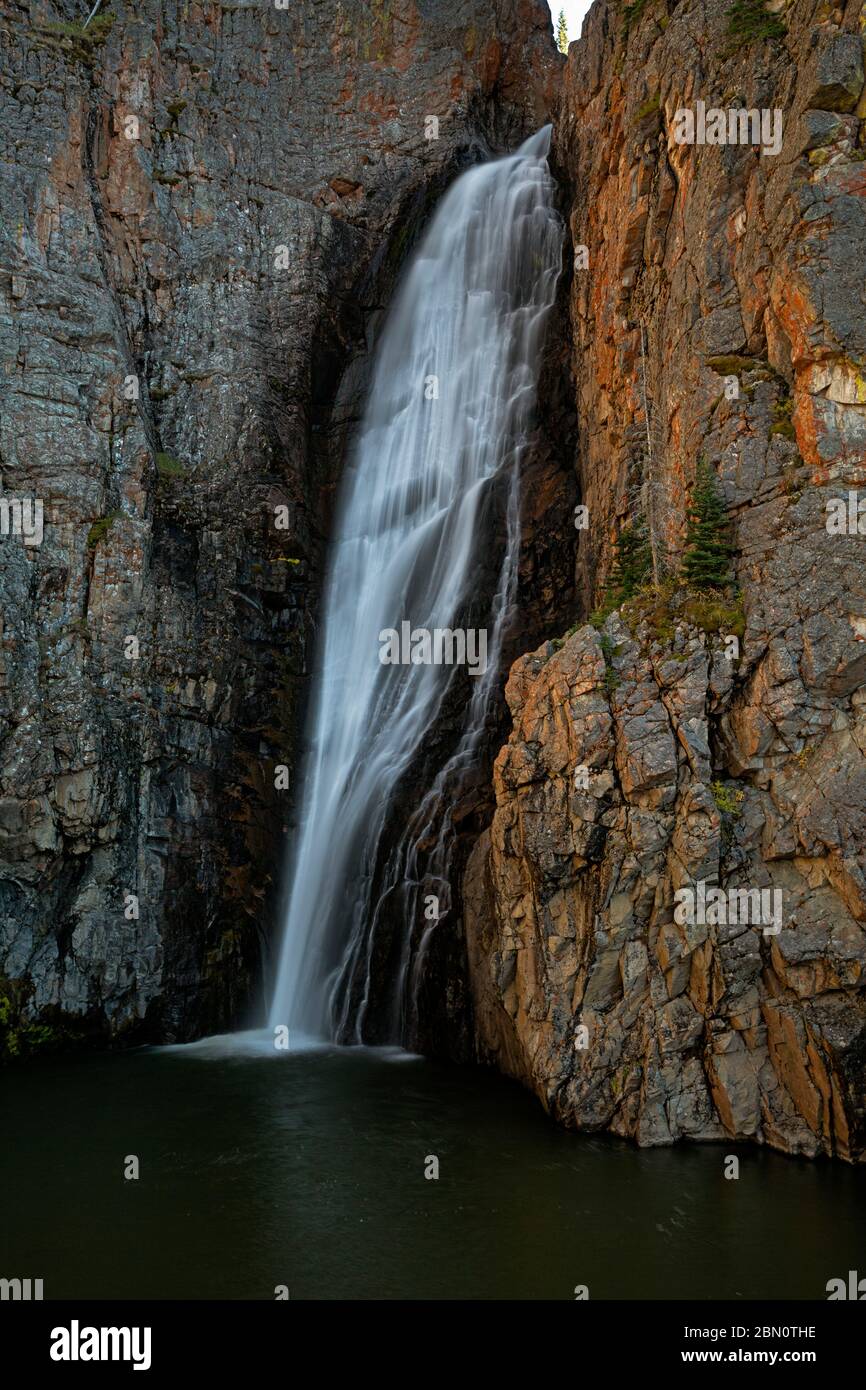 WY04216-00...WYOMING - Porcupine Falls nella zona del Devils Canyon della Foresta Nazionale di Bighorn. Foto Stock