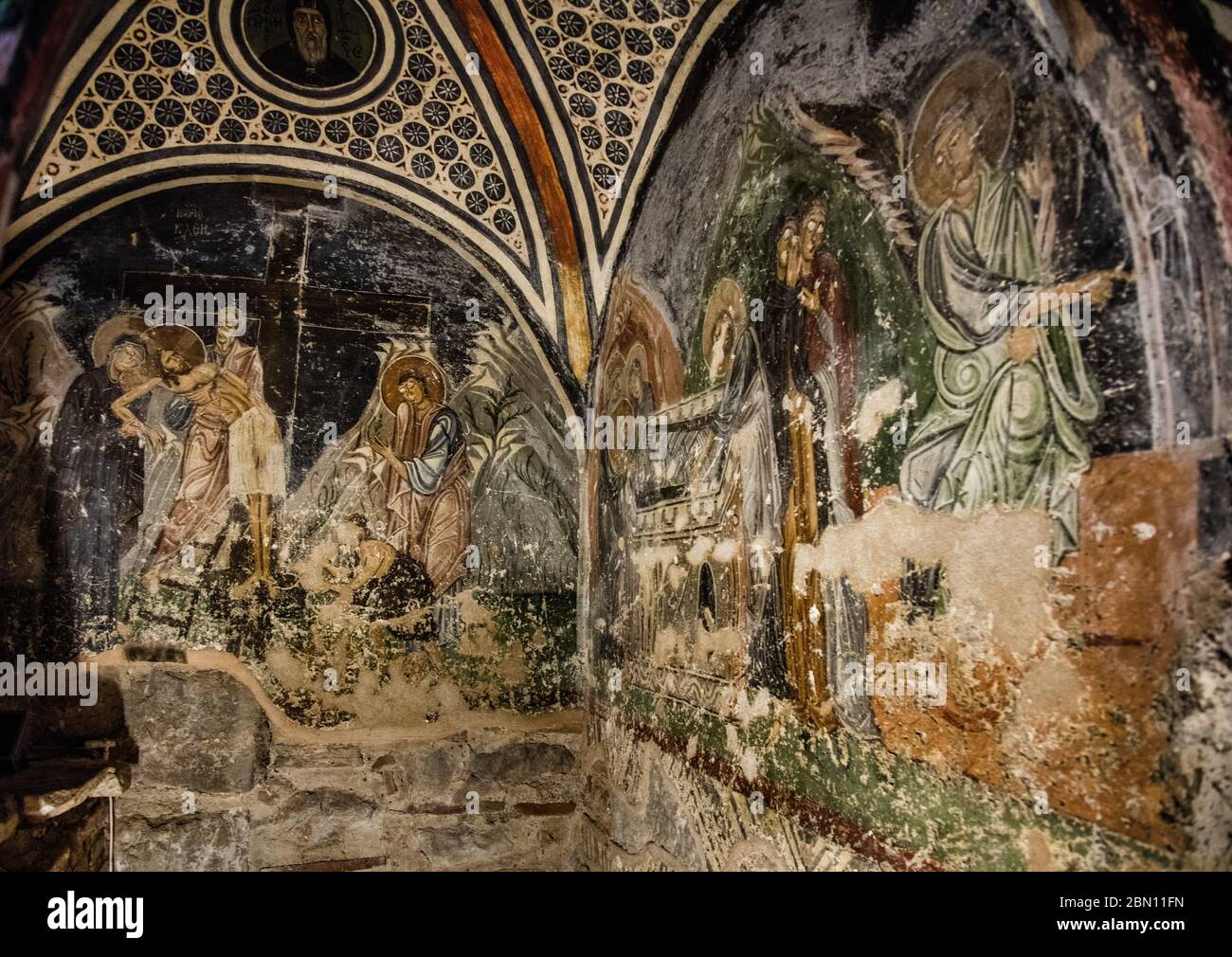Affreschi nella Cripta di Hosia Loukas (St Monastero di Luke) vicino a Distomo, Grecia. La chiesa è una ben conservata rappresentazione dell'architettura bizantina Foto Stock