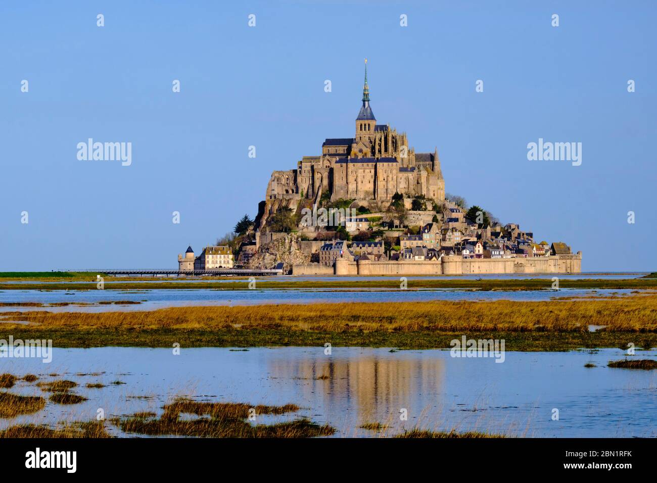 Francia, Normandia, dipartimento della Manica, Baia di Mont Saint-Michel Patrimonio Mondiale dell'UNESCO, Abbazia di Mont Saint-Michel Foto Stock