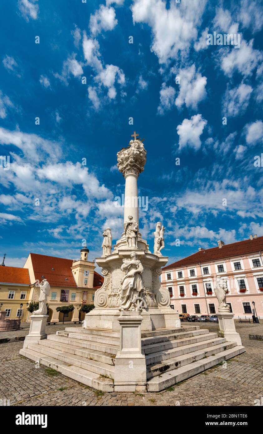 Monumento alla Santissima Trinità, in stile barocco, a Trg Svetog Trojstva (Piazza della Santissima Trinità), sezione Tvrda (cittadella) di Osijek, Slavonia, Croazia Foto Stock