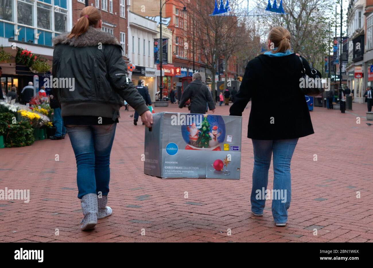 Shopping natalizio; Reading; dic, 2008 UK Foto Stock