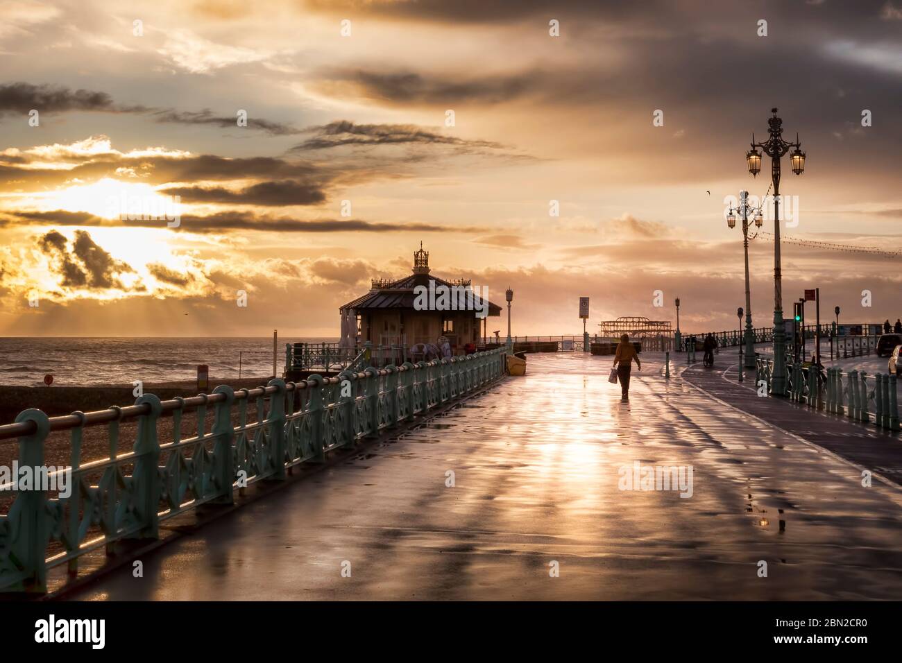 tornando a casa lungo il lungomare Foto Stock