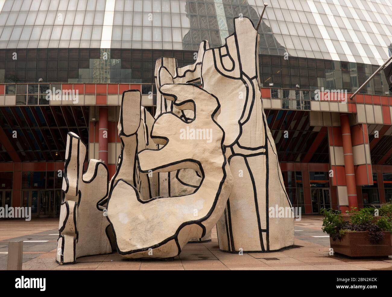Monumento con la scultura in piedi in pietra a Chicago, Illinois Foto Stock Monumento con la scultura in piedi in pietra a Chicago, Illinois Foto Stock