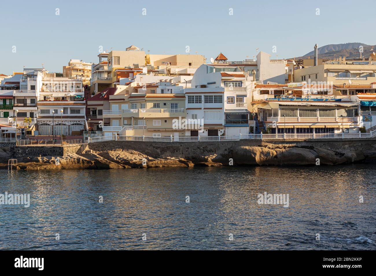 Ristoranti e tapas bar sulla costa a la Caleta, Costa Adeje, Tenerife, Isole Canarie, Spagna Foto Stock