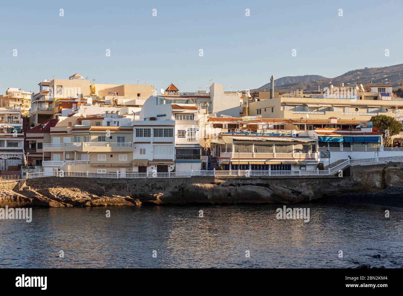 Ristoranti e tapas bar sulla costa a la Caleta, Costa Adeje, Tenerife, Isole Canarie, Spagna Foto Stock